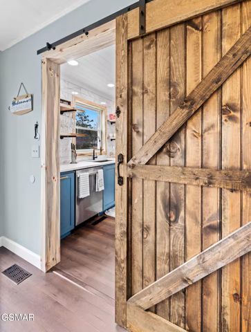 1448 Dover Lane, Dandridge, TN 37725