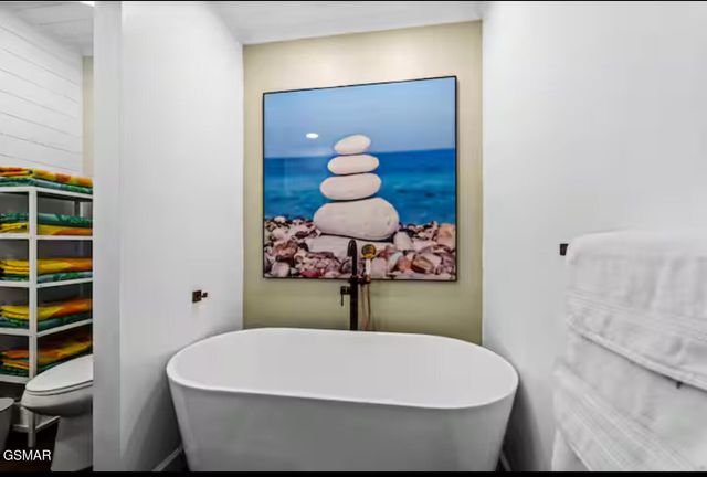 1448 Dover Lane, Dandridge, TN 37725