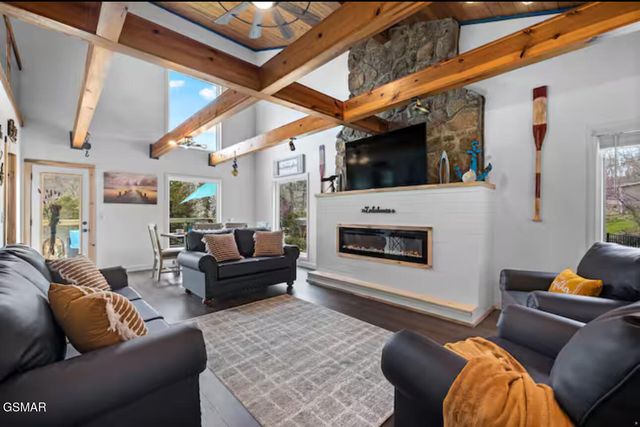 1448 Dover Lane, Dandridge, TN 37725