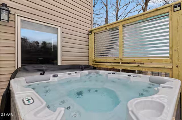 1448 Dover Lane, Dandridge, TN 37725