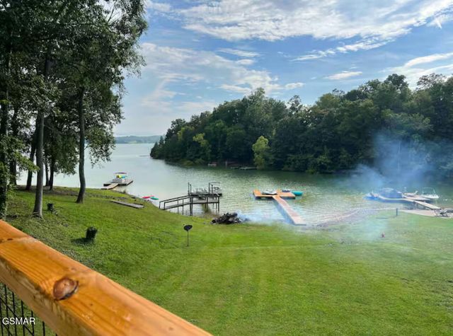 1448 Dover Lane, Dandridge, TN 37725