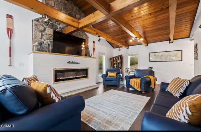 1448 Dover Lane, Dandridge, TN 37725