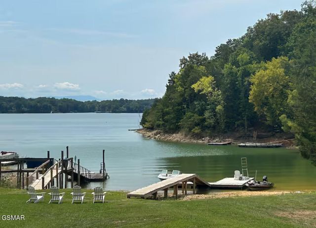 1448 Dover Lane, Dandridge, TN 37725