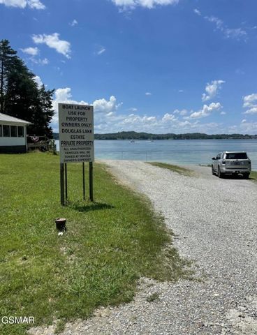 1448 Dover Lane, Dandridge, TN 37725