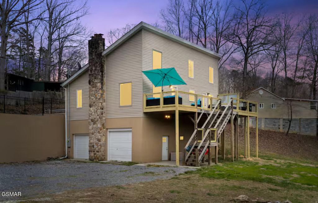 1448 Dover Lane, Dandridge, TN 37725