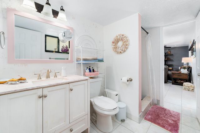 1351 NE 40th Place, Oakland Park, FL 33334