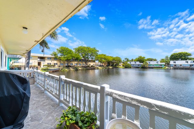 1351 NE 40th Place, Oakland Park, FL 33334