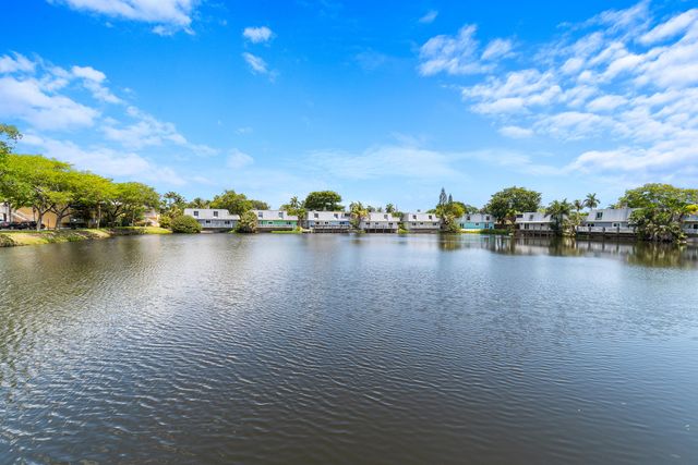 1351 NE 40th Place, Oakland Park, FL 33334