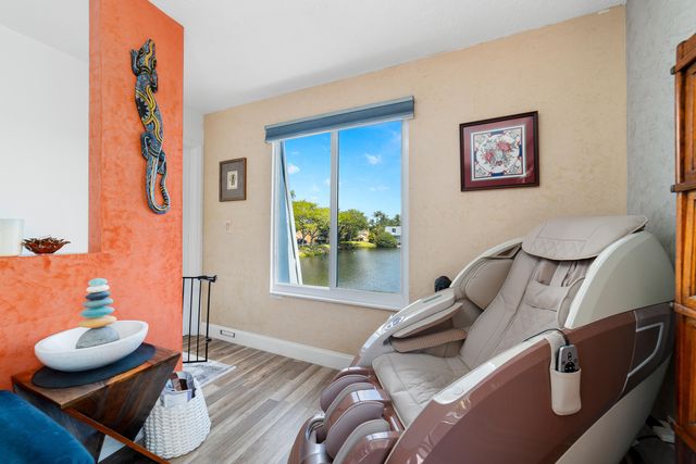1351 NE 40th Place, Oakland Park, FL 33334