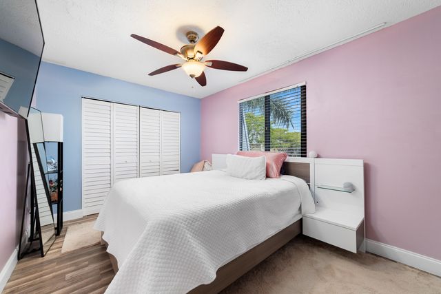 1351 NE 40th Place, Oakland Park, FL 33334