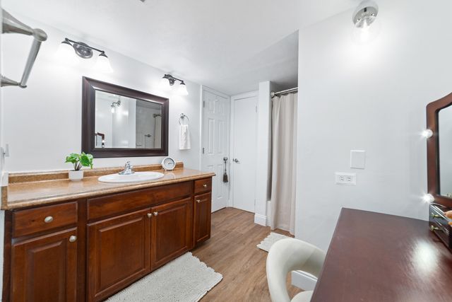 1351 NE 40th Place, Oakland Park, FL 33334