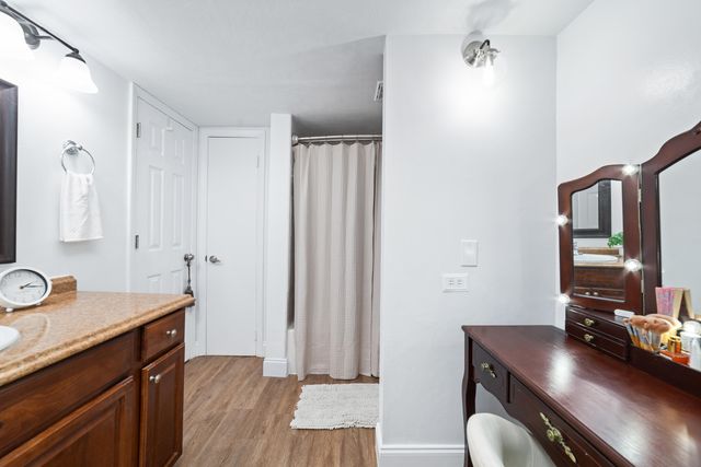 1351 NE 40th Place, Oakland Park, FL 33334