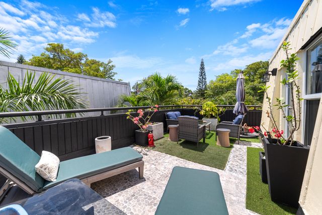 1351 NE 40th Place, Oakland Park, FL 33334