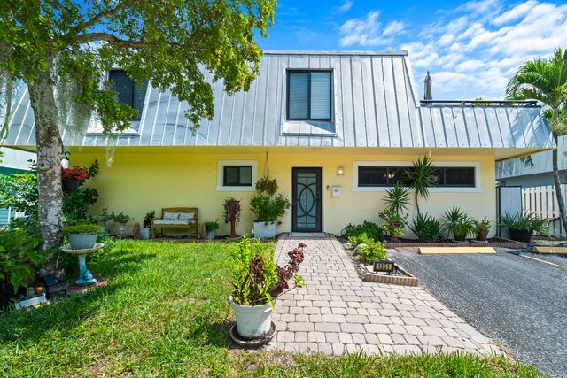 1351 NE 40th Place, Oakland Park, FL 33334