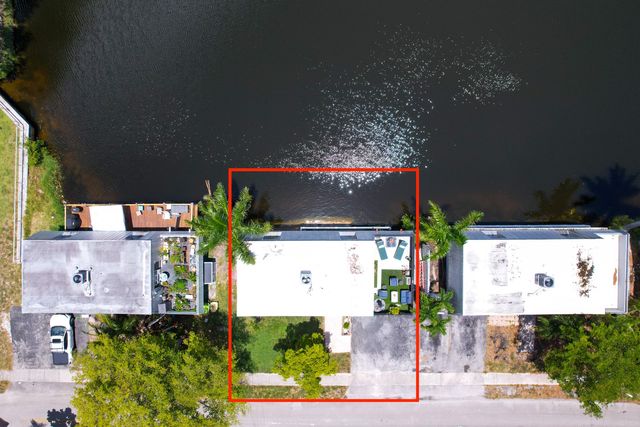 1351 NE 40th Place, Oakland Park, FL 33334