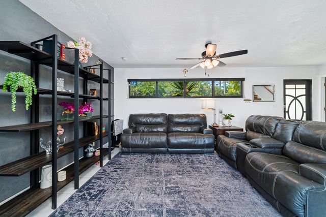1351 NE 40th Place, Oakland Park, FL 33334