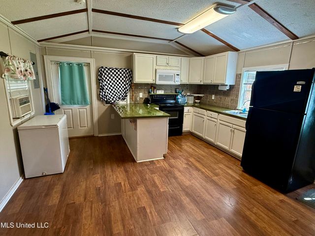 948 Horseshoe Road, Mount Olive, MS 39119