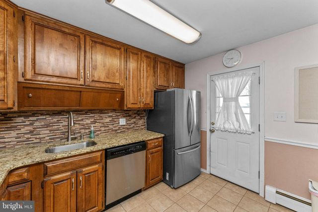 1021 BROOKFIELD CIR, Quakertown, PA 18951