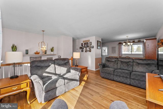 1021 BROOKFIELD CIR, Quakertown, PA 18951