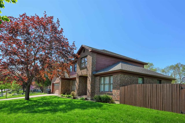 70 Moss Glen Lane, South Burlington, VT 05403