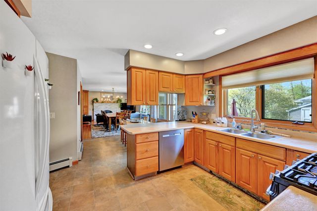 70 Moss Glen Lane, South Burlington, VT 05403