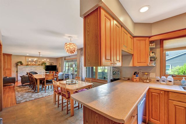 70 Moss Glen Lane, South Burlington, VT 05403