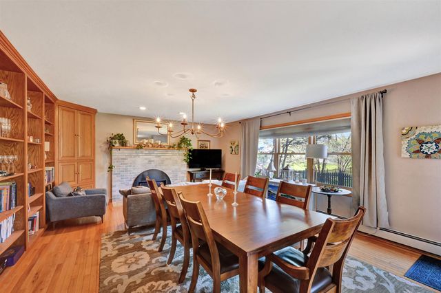 70 Moss Glen Lane, South Burlington, VT 05403