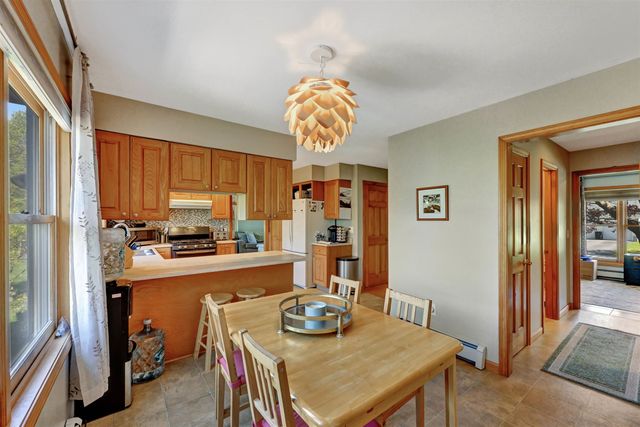 70 Moss Glen Lane, South Burlington, VT 05403