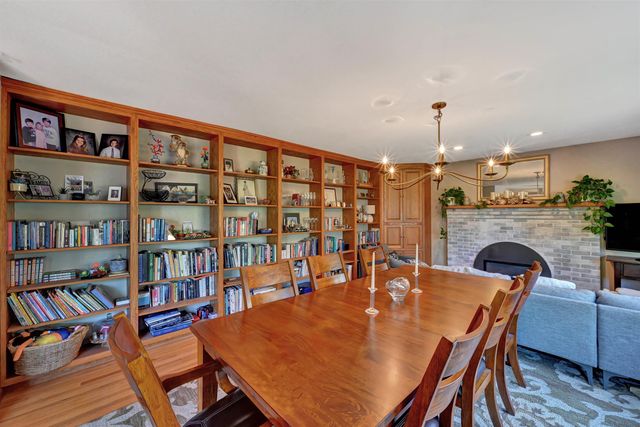 70 Moss Glen Lane, South Burlington, VT 05403