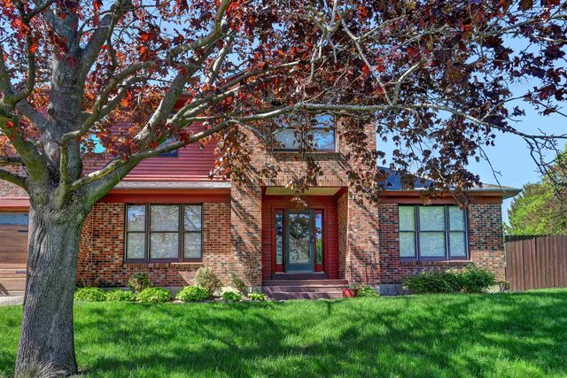 70 Moss Glen Lane, South Burlington, VT 05403