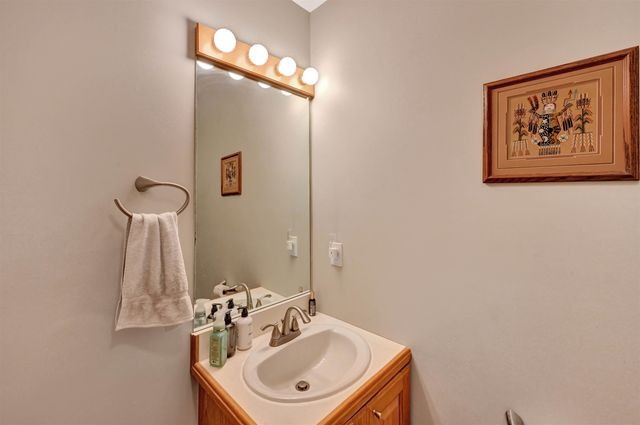 70 Moss Glen Lane, South Burlington, VT 05403