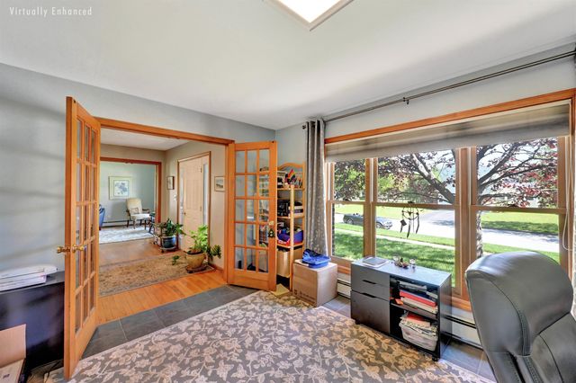 70 Moss Glen Lane, South Burlington, VT 05403