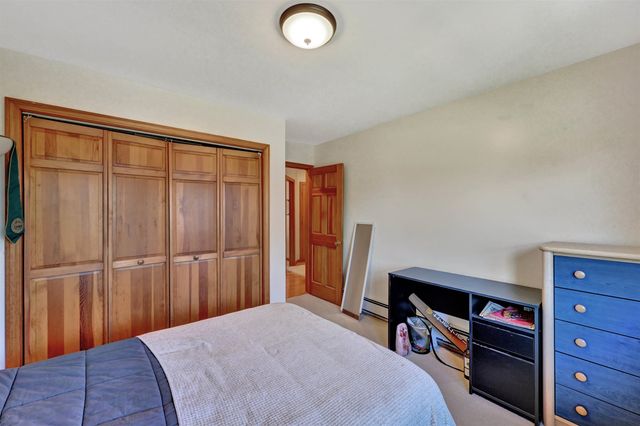 70 Moss Glen Lane, South Burlington, VT 05403