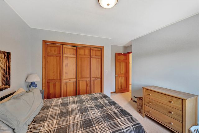 70 Moss Glen Lane, South Burlington, VT 05403