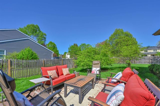 70 Moss Glen Lane, South Burlington, VT 05403