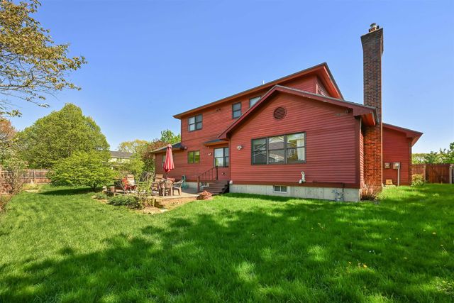 70 Moss Glen Lane, South Burlington, VT 05403