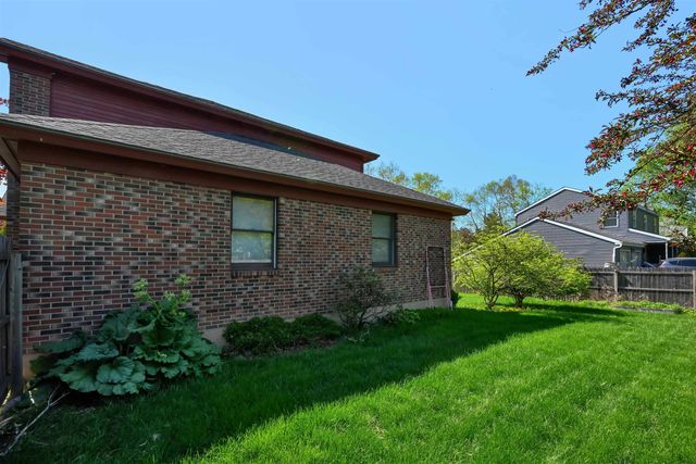 70 Moss Glen Lane, South Burlington, VT 05403