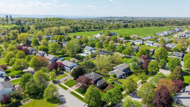 70 Moss Glen Lane, South Burlington, VT 05403