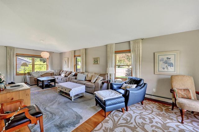 70 Moss Glen Lane, South Burlington, VT 05403