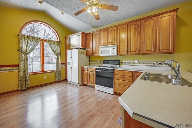 4850 Waterford Place, Lockport Town, NY 14094