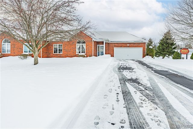 4850 Waterford Place, Lockport Town, NY 14094