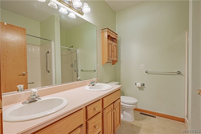 4850 Waterford Place, Lockport Town, NY 14094