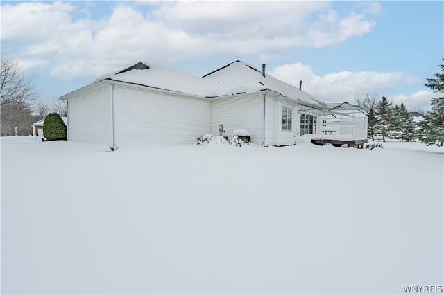 4850 Waterford Place, Lockport Town, NY 14094