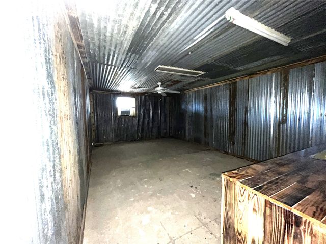708 Smith Circle, Point, TX 75472