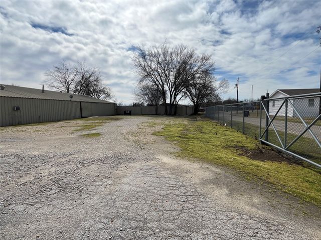 708 Smith Circle, Point, TX 75472