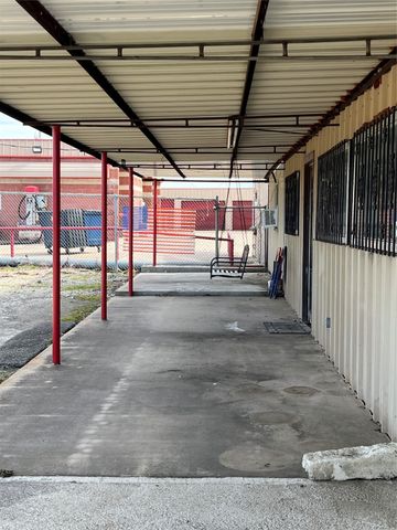 708 Smith Circle, Point, TX 75472