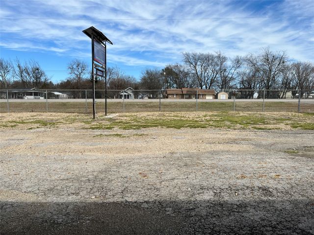 708 Smith Circle, Point, TX 75472