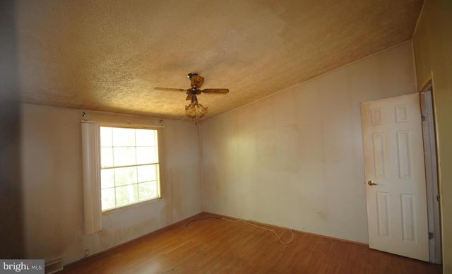 125 WHISPERING KNOLLS DR, Winchester, VA 22603