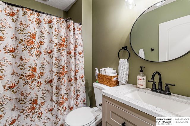 8710 S 168th Avenue, Omaha, NE 68136