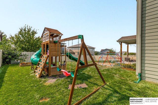 8710 S 168th Avenue, Omaha, NE 68136